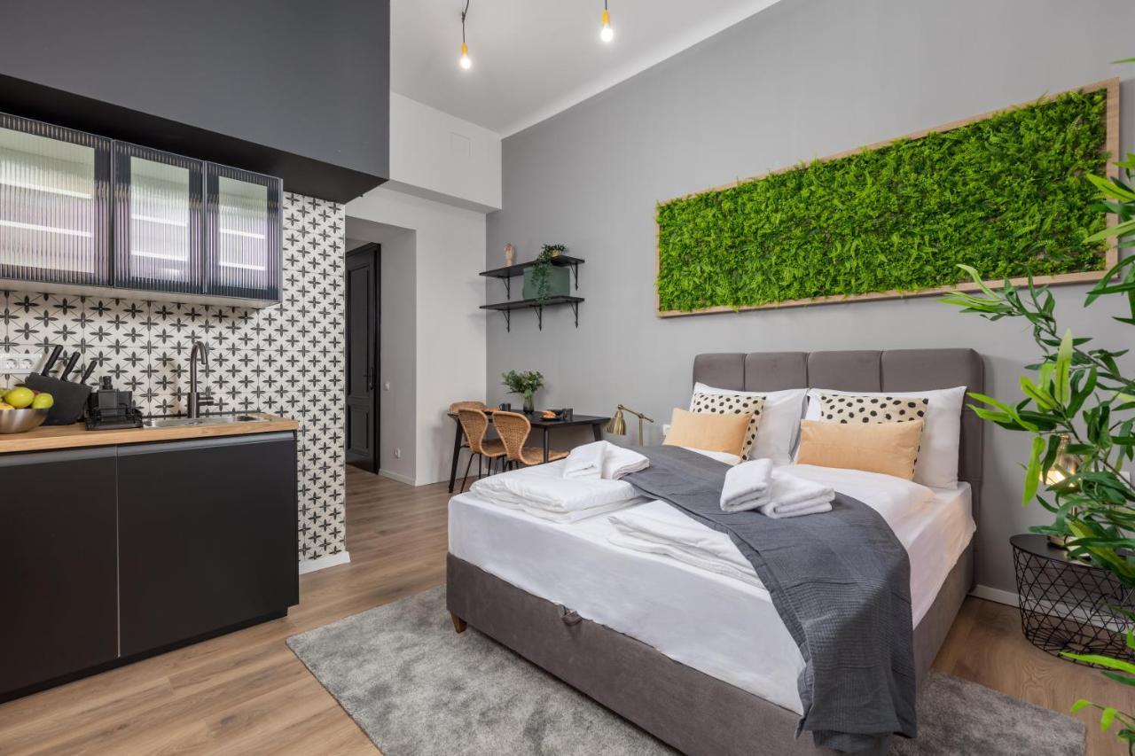 Apartments & Rooms One World ริเยกา ภายนอก รูปภาพ