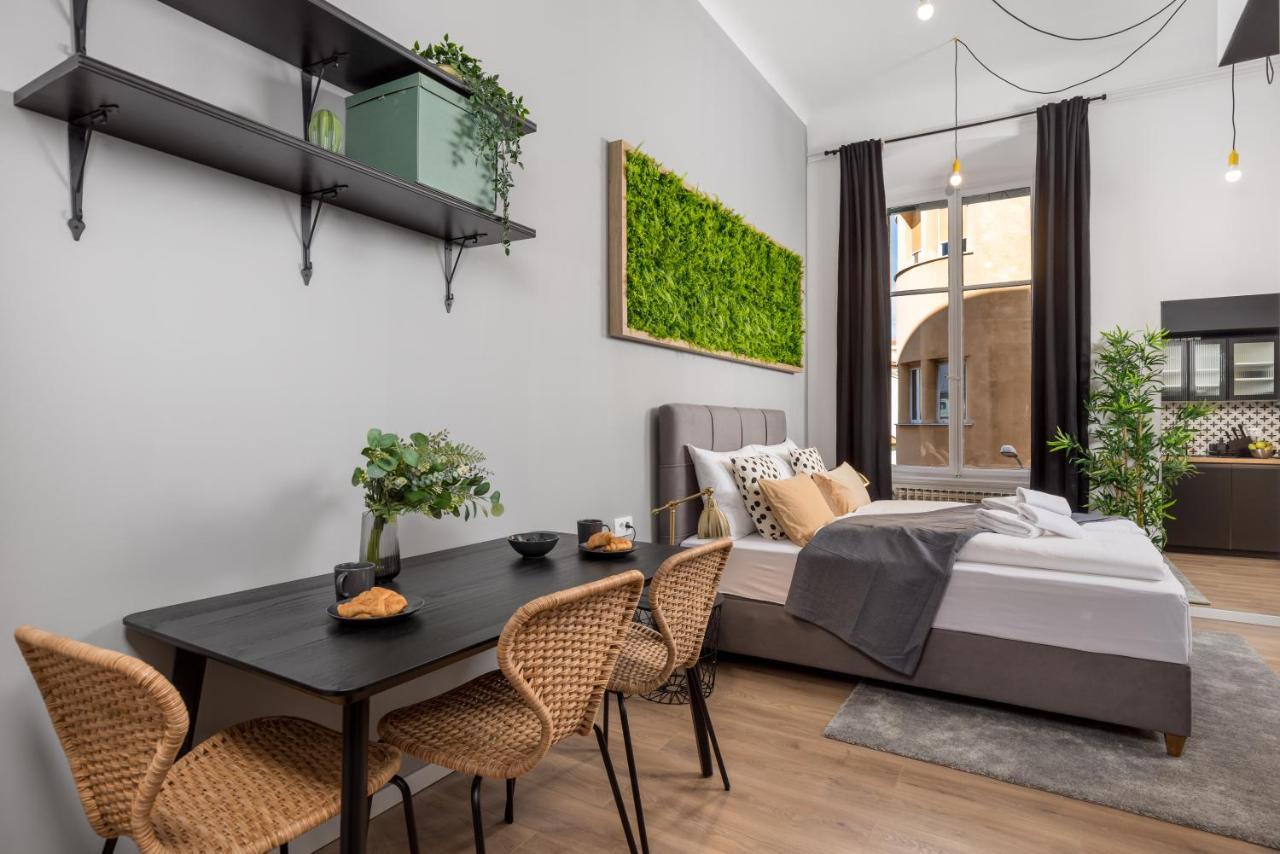 Apartments & Rooms One World ริเยกา ภายนอก รูปภาพ