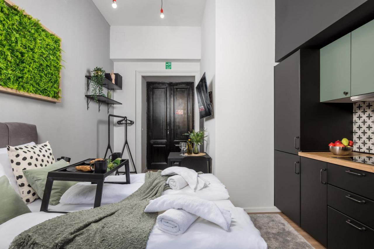 Apartments & Rooms One World ริเยกา ภายนอก รูปภาพ