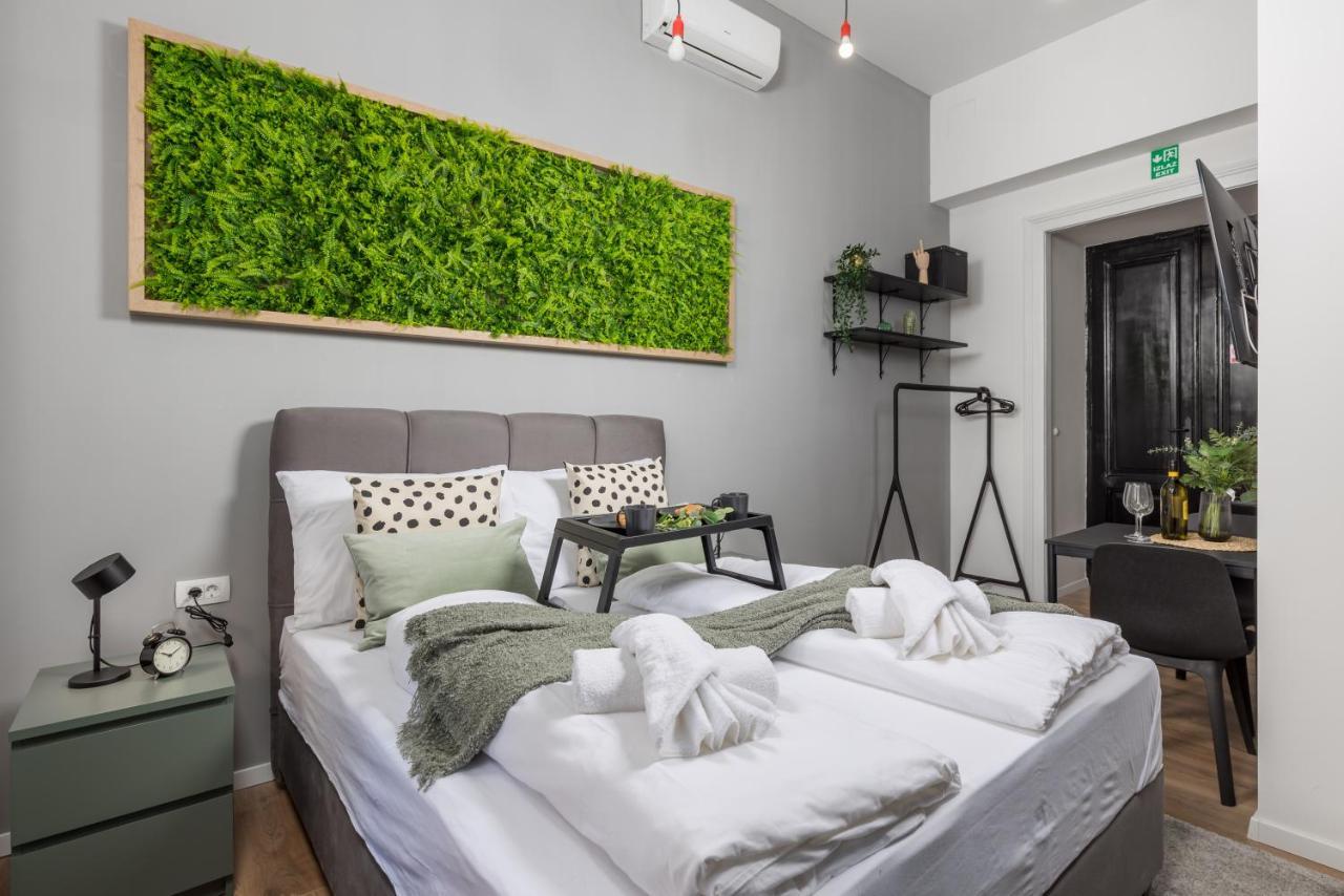 Apartments & Rooms One World ริเยกา ภายนอก รูปภาพ