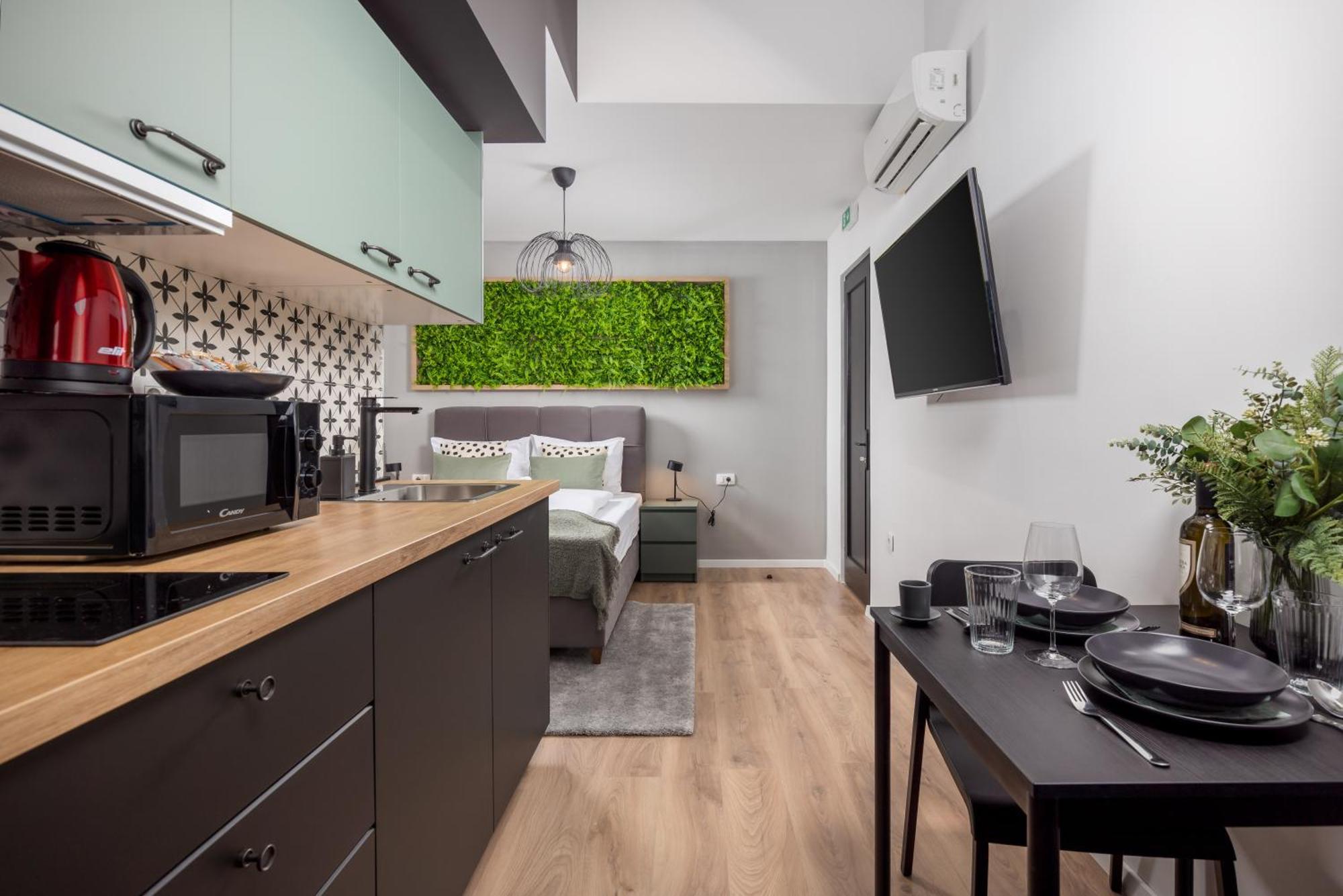 Apartments & Rooms One World ริเยกา ภายนอก รูปภาพ