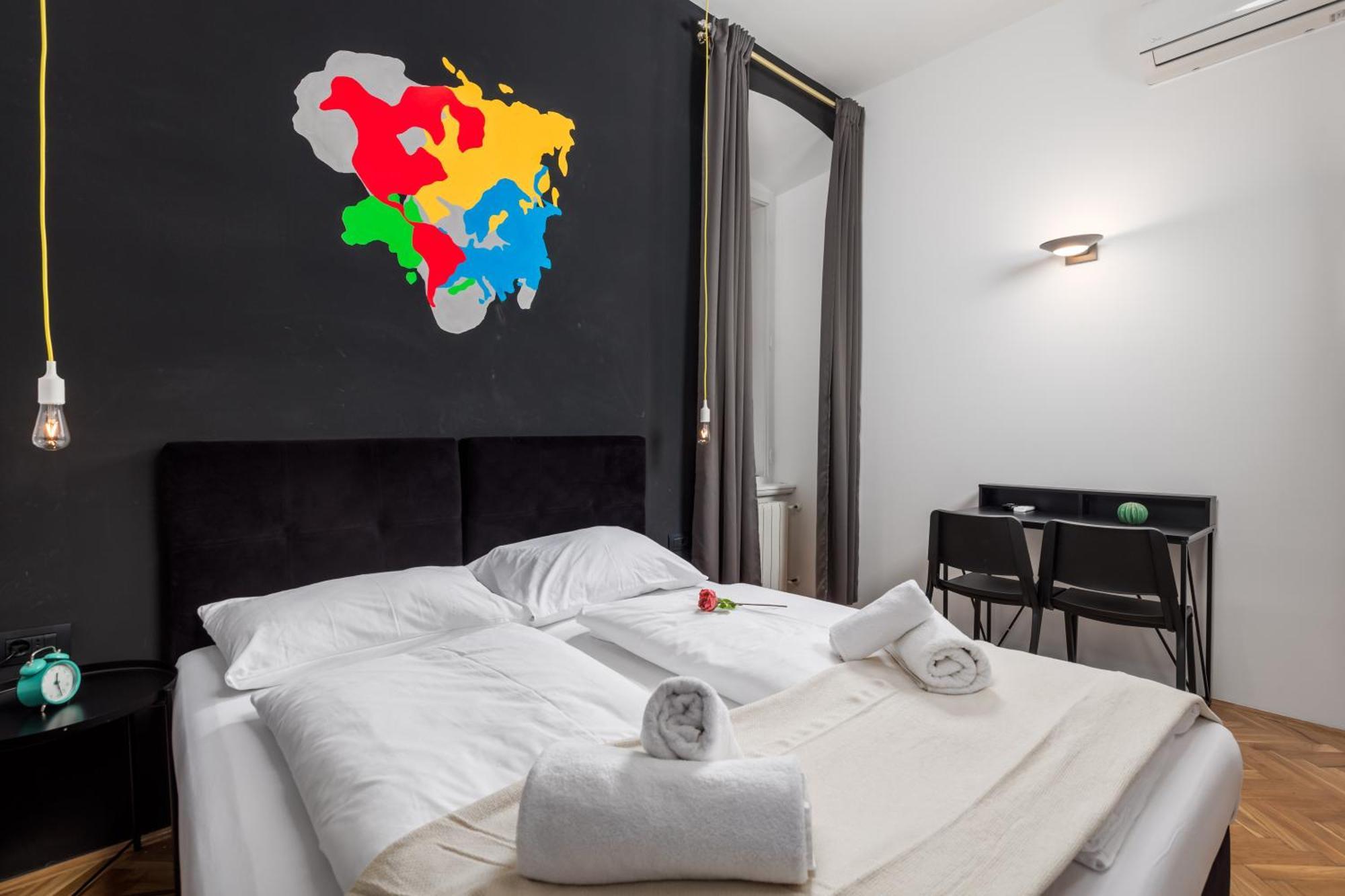 Apartments & Rooms One World ริเยกา ภายนอก รูปภาพ