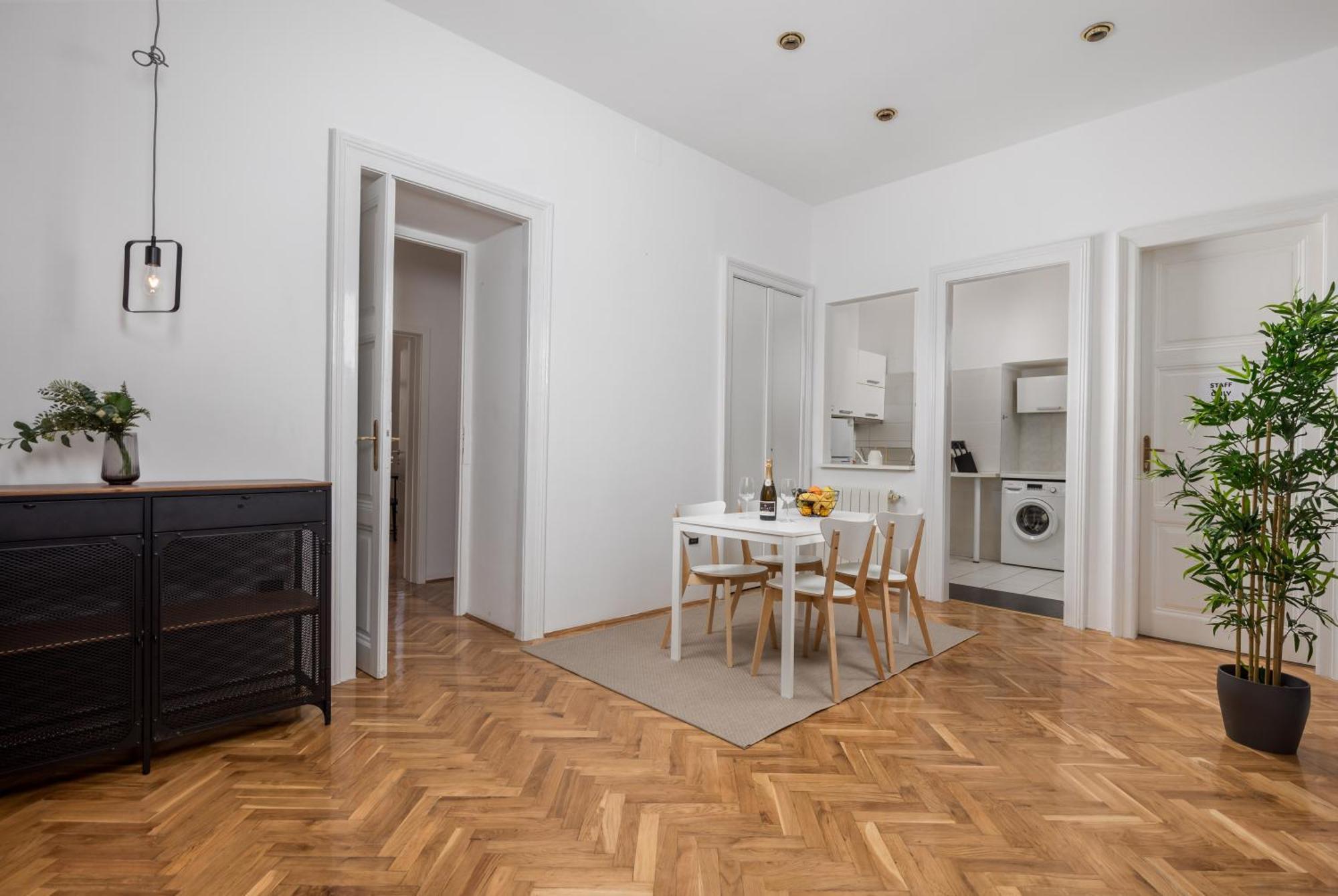 Apartments & Rooms One World ริเยกา ภายนอก รูปภาพ