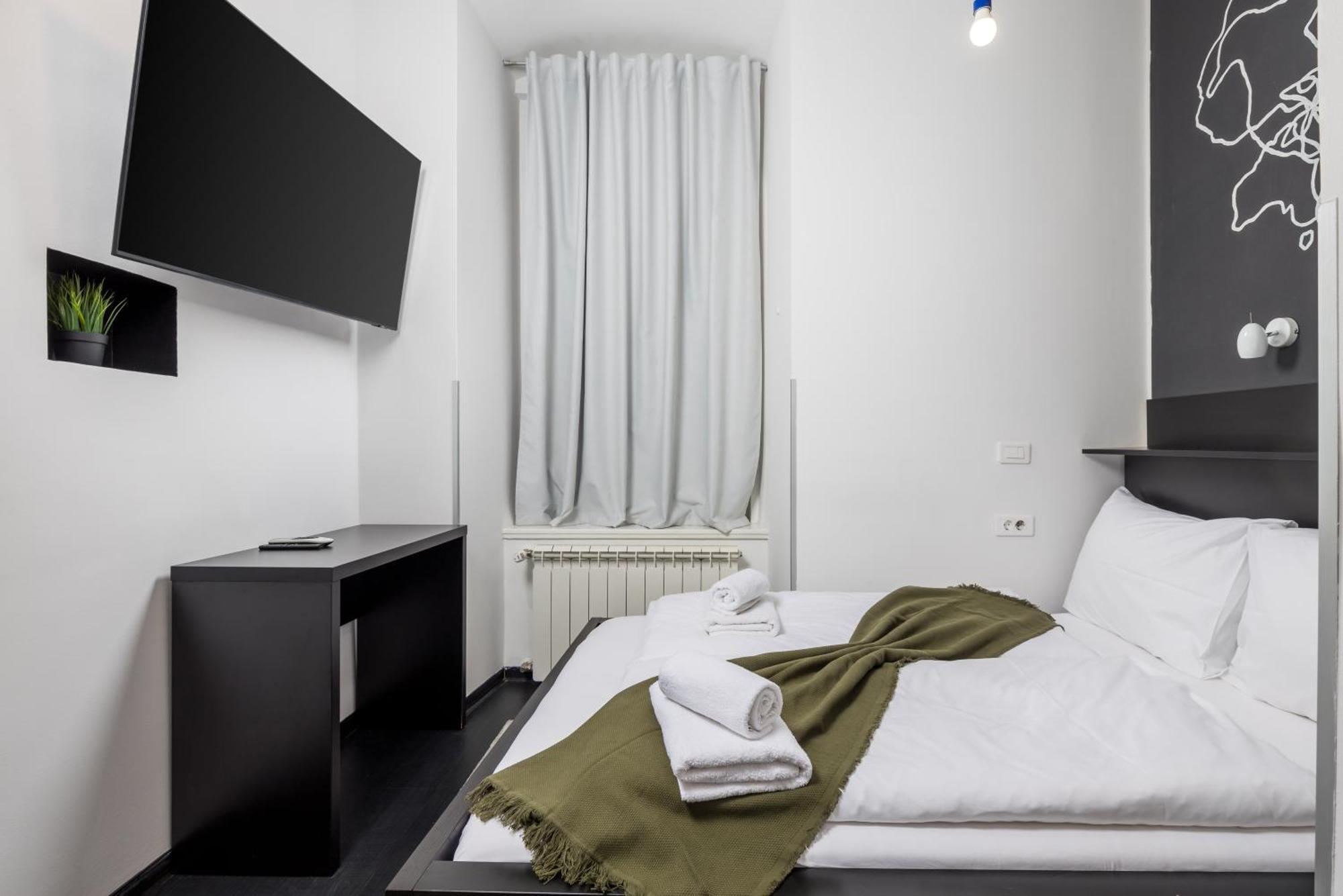 Apartments & Rooms One World ริเยกา ภายนอก รูปภาพ