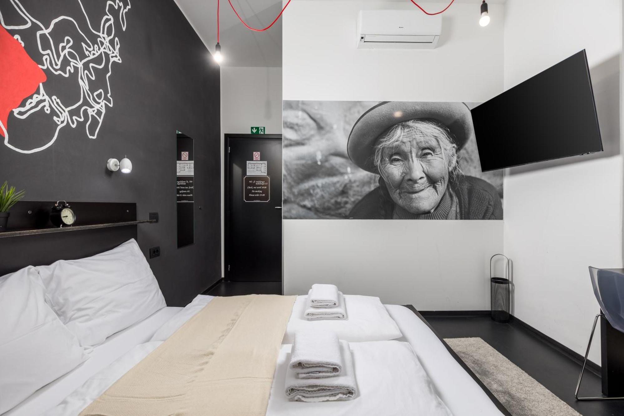 Apartments & Rooms One World ริเยกา ภายนอก รูปภาพ